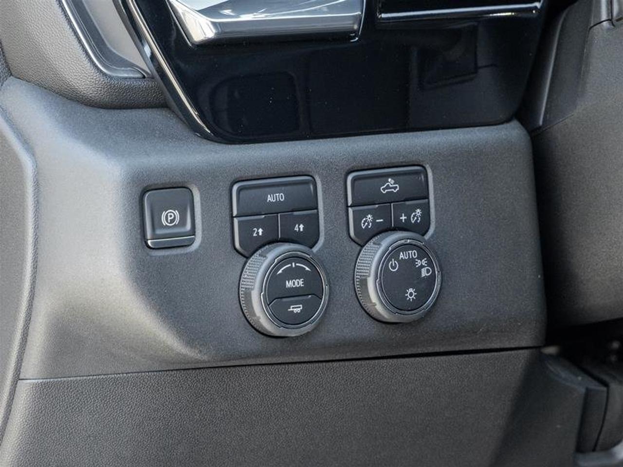 2023 Chevrolet Silverado 1500 Crew Cab 4x4 LT / Short Box Photo