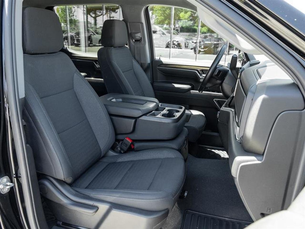 2023 Chevrolet Silverado 1500 Crew Cab 4x4 LT / Short Box Photo