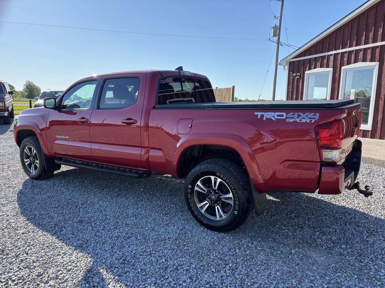 2017 Toyota Tacoma TRD Sport Photo2