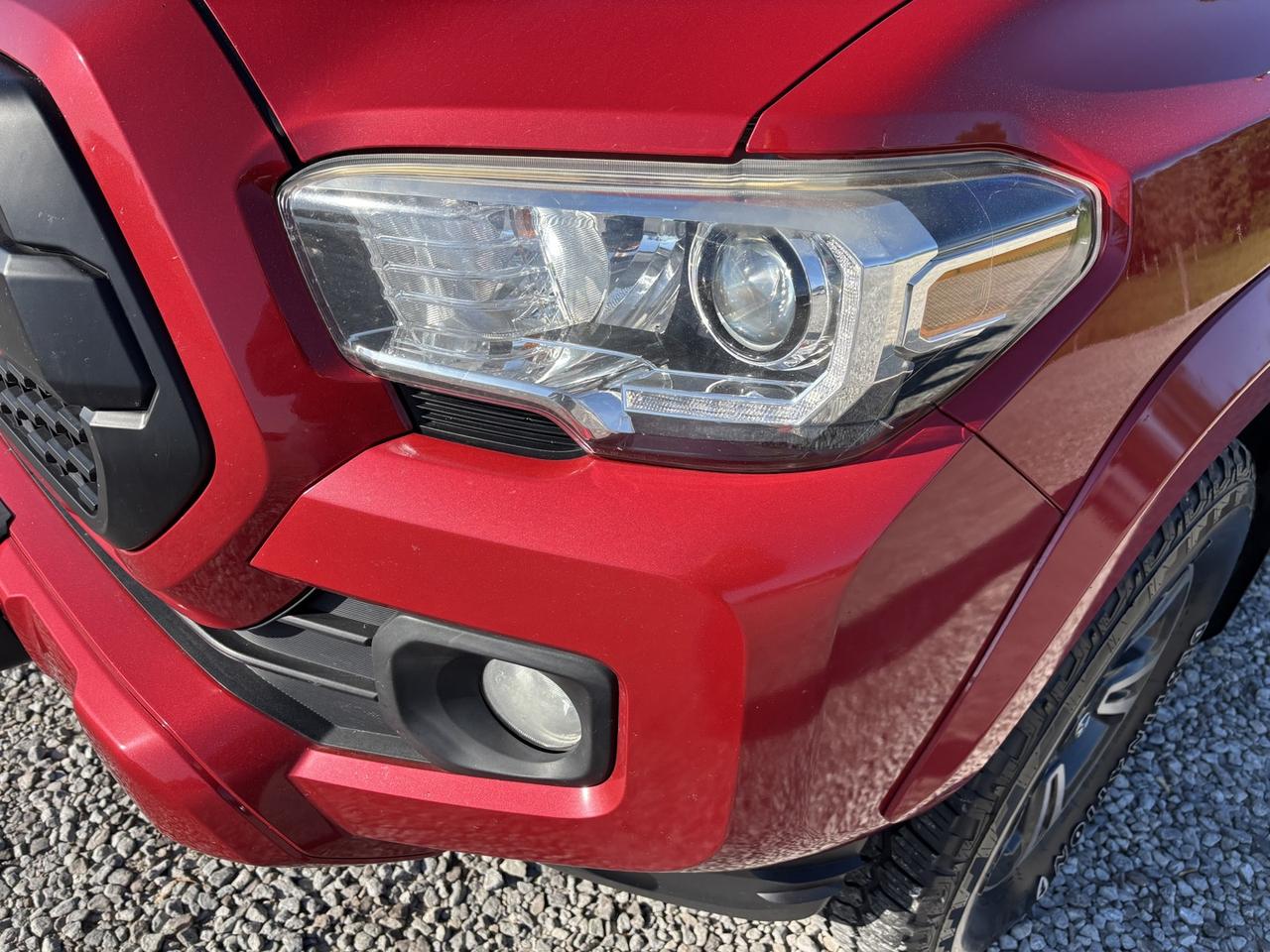 2017 Toyota Tacoma TRD Sport Photo