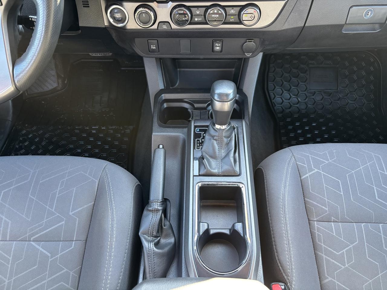 2017 Toyota Tacoma TRD Sport Photo