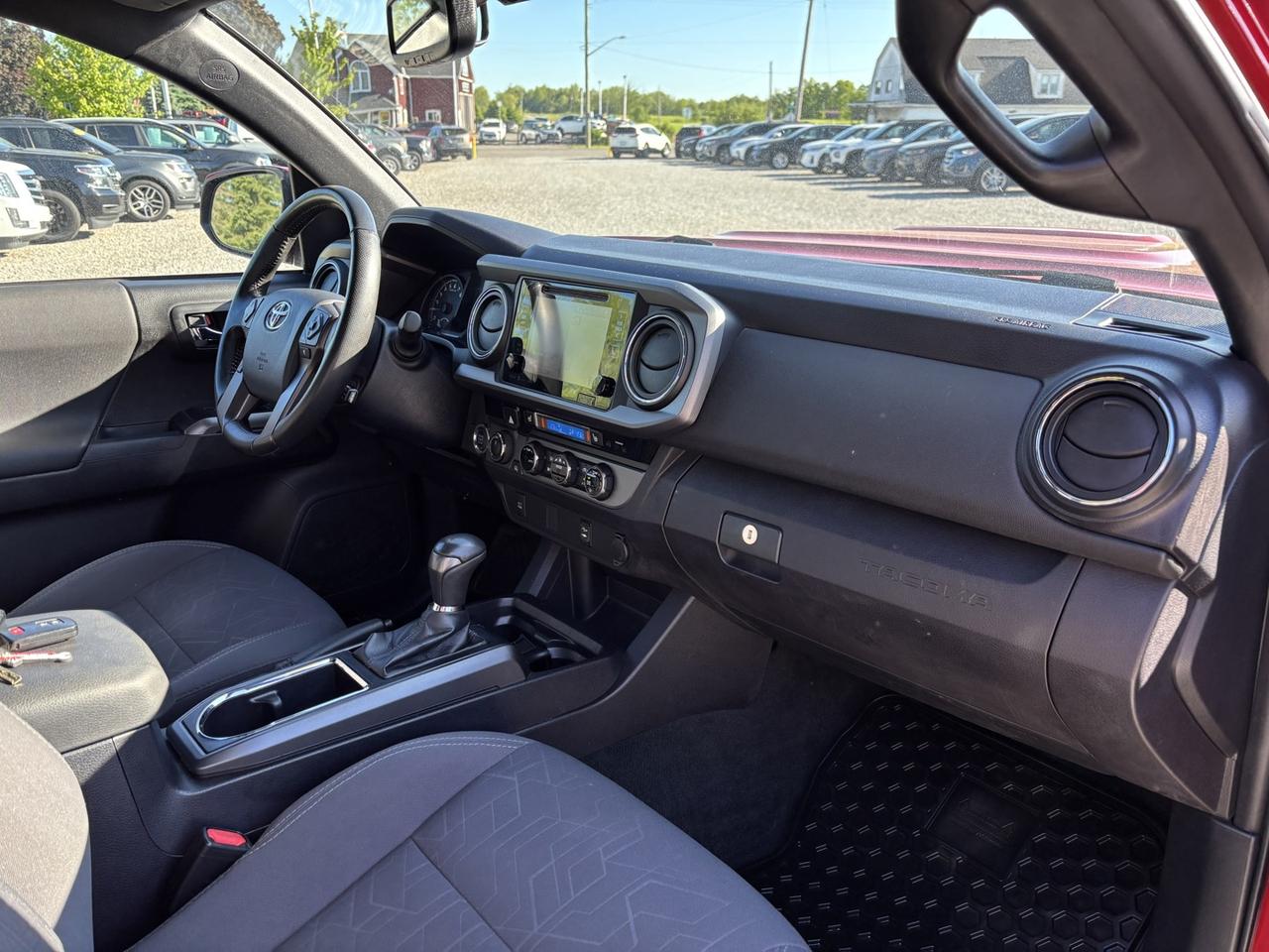 2017 Toyota Tacoma TRD Sport Photo