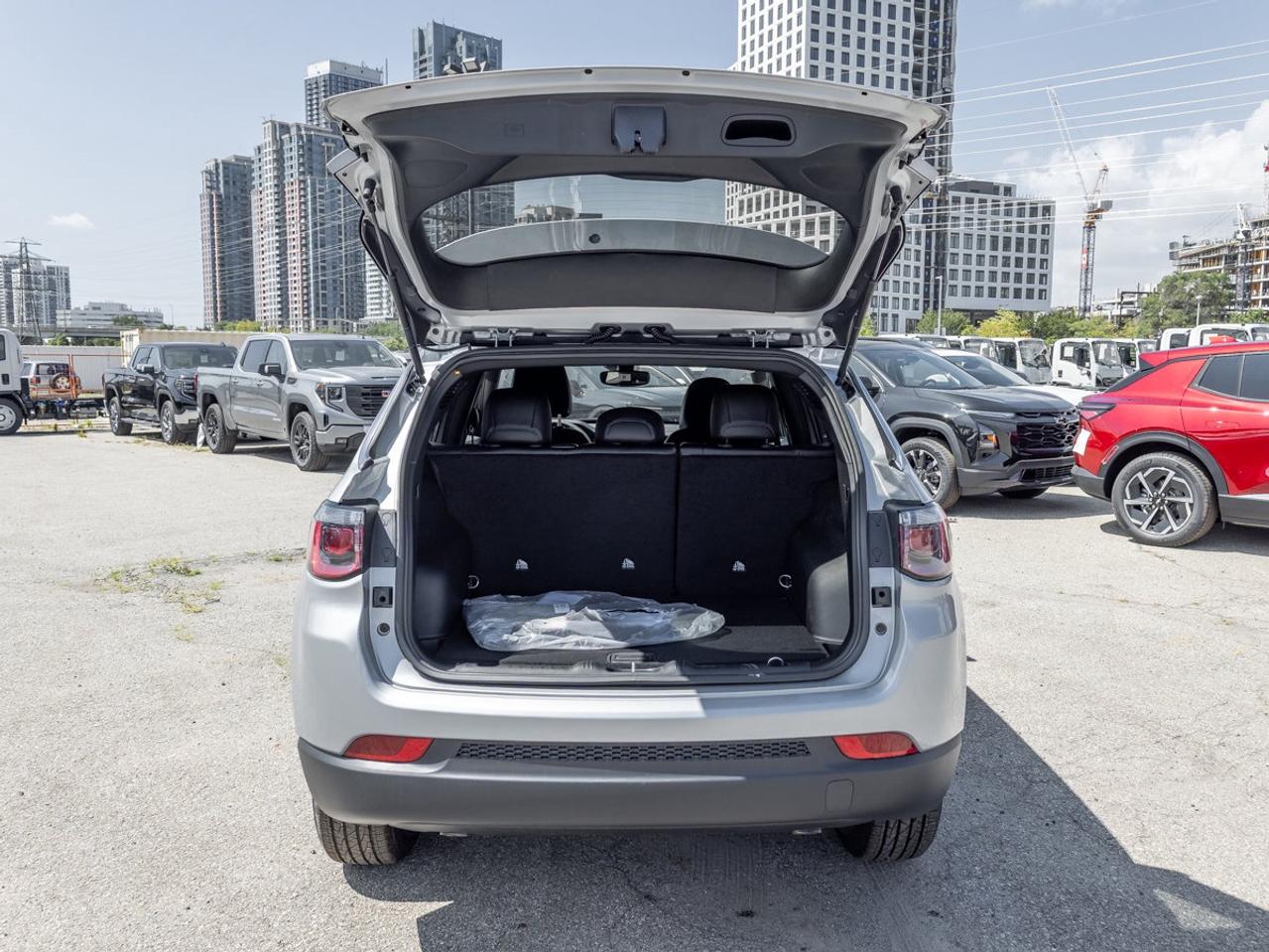 2026 Jeep Compass NORTH Photo