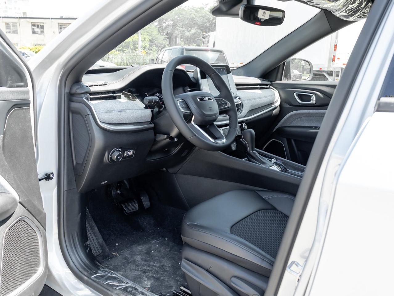 2026 Jeep Compass NORTH Photo