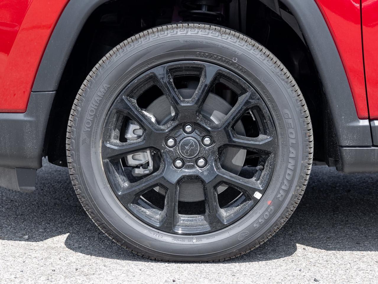 2026 Jeep Compass NORTH Photo3