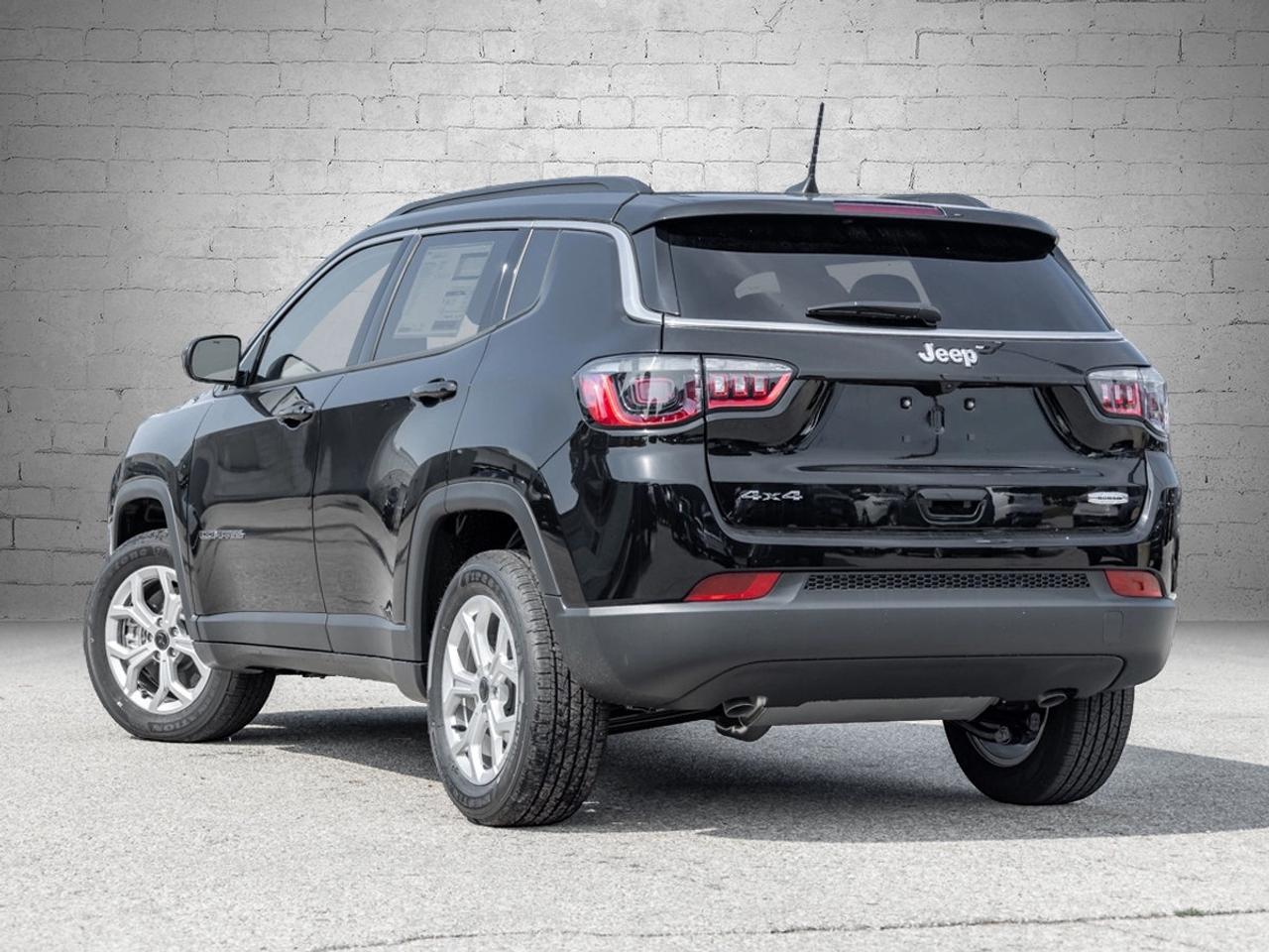 2026 Jeep Compass NORTH Photo4