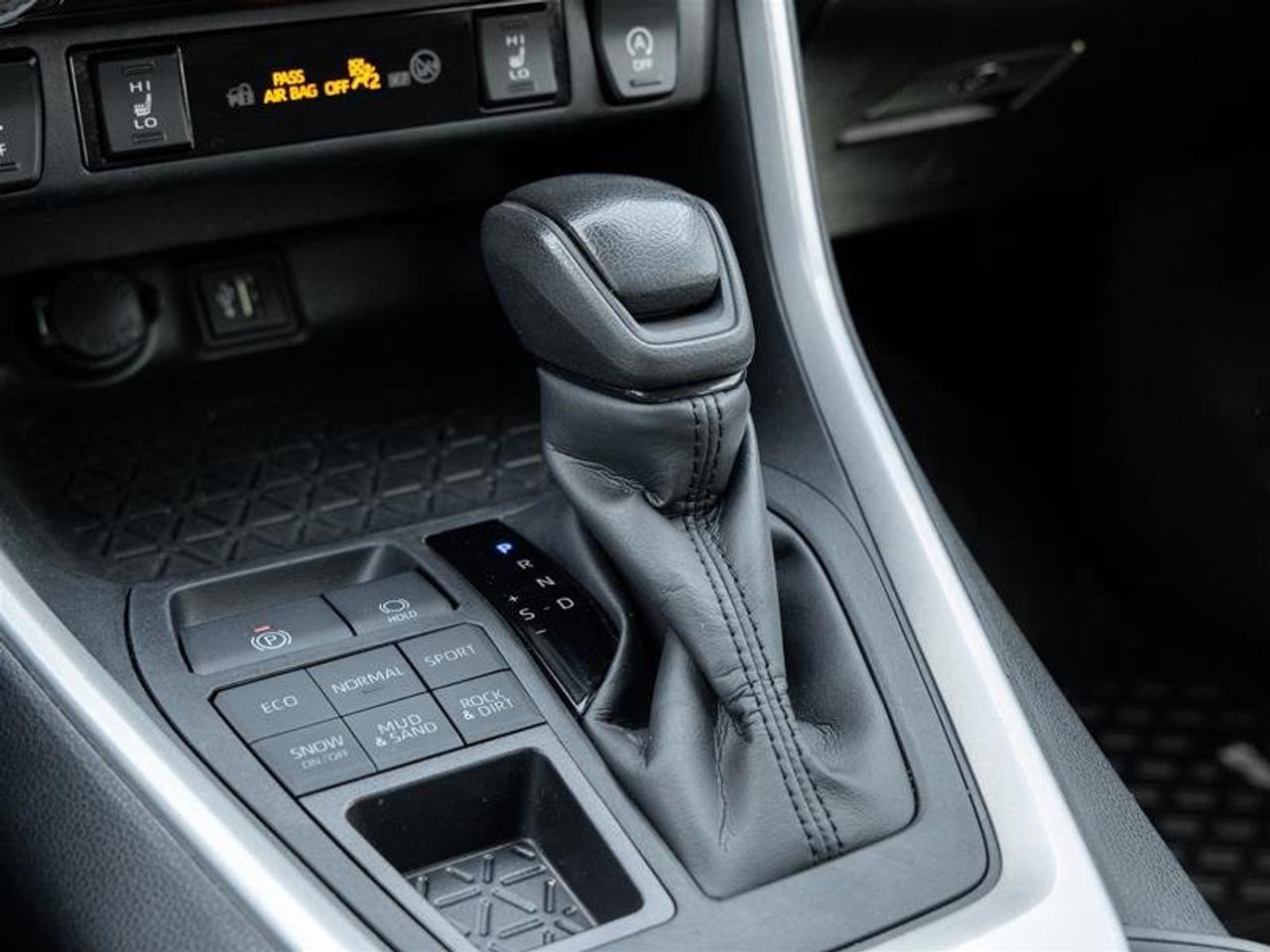 2024 Toyota RAV4 XLE AWD Sunroof | Backup Cam | Heated Seats | XLE Photo