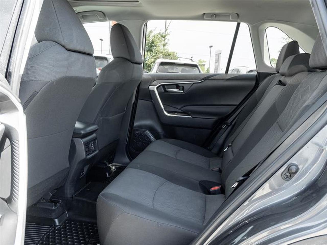 2024 Toyota RAV4 XLE AWD Sunroof | Backup Cam | Heated Seats | XLE Photo