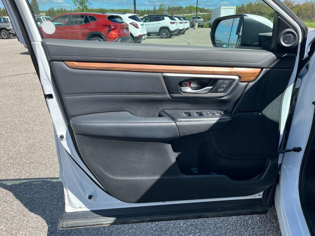 2022 Honda CR-V Touring AWD Photo