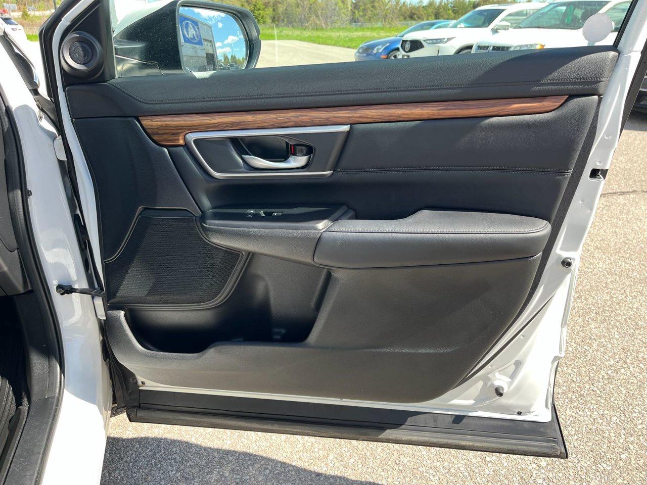 2022 Honda CR-V Touring AWD Photo