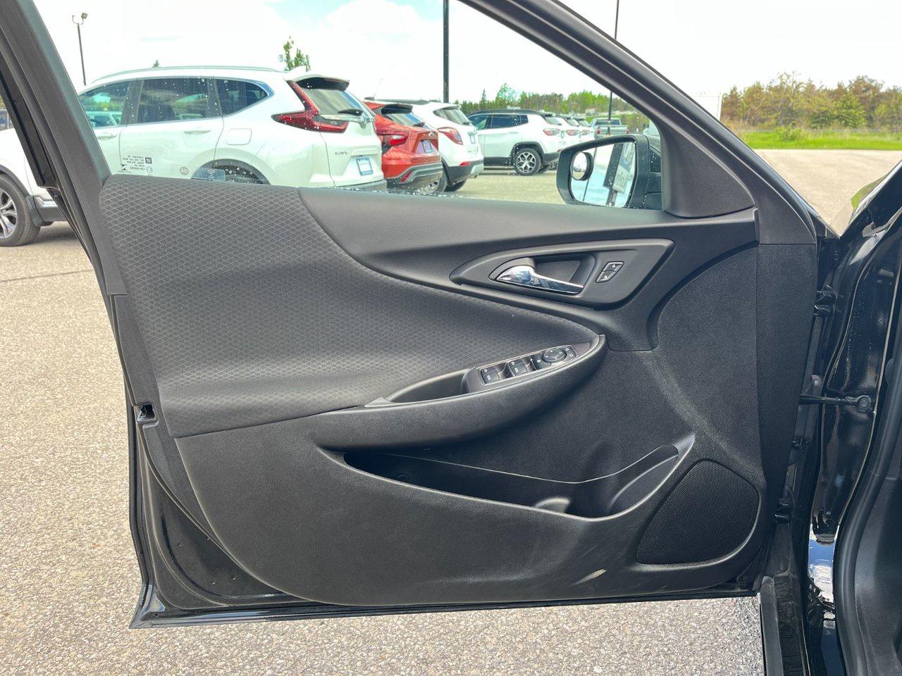 2022 Chevrolet Malibu RS FWD Photo