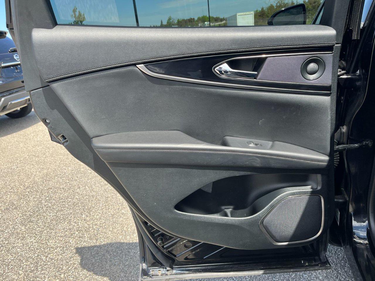 2022 Lincoln Nautilus Reserve AWD Photo