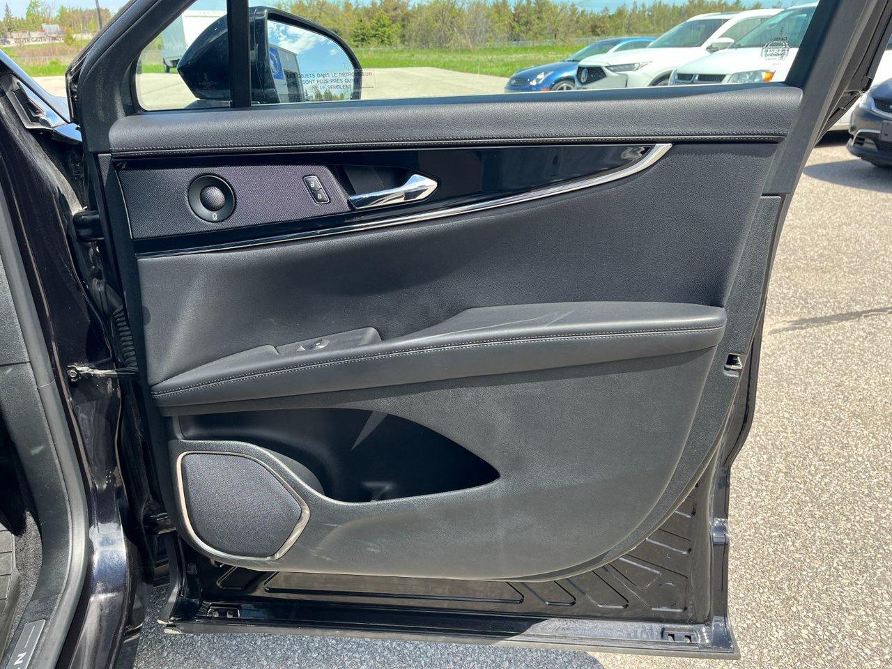 2022 Lincoln Nautilus Reserve AWD Photo
