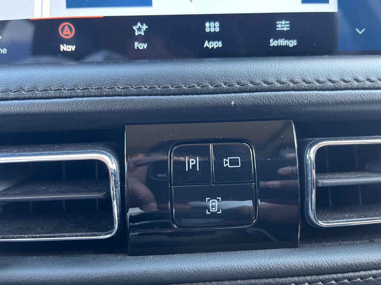 2022 Lincoln Nautilus Reserve AWD Photo