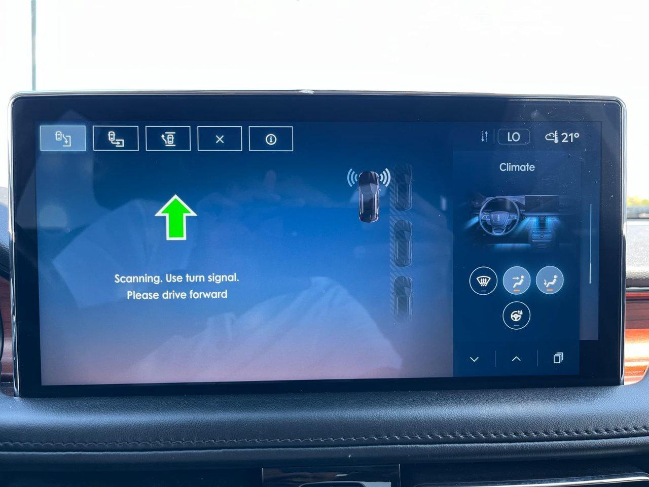 2022 Lincoln Nautilus Reserve AWD Photo