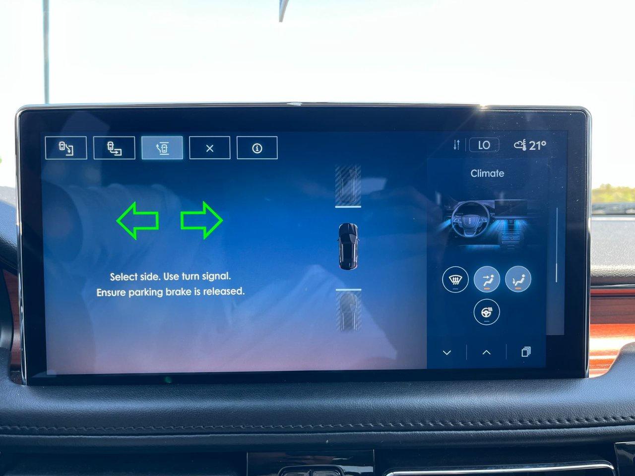 2022 Lincoln Nautilus Reserve AWD Photo
