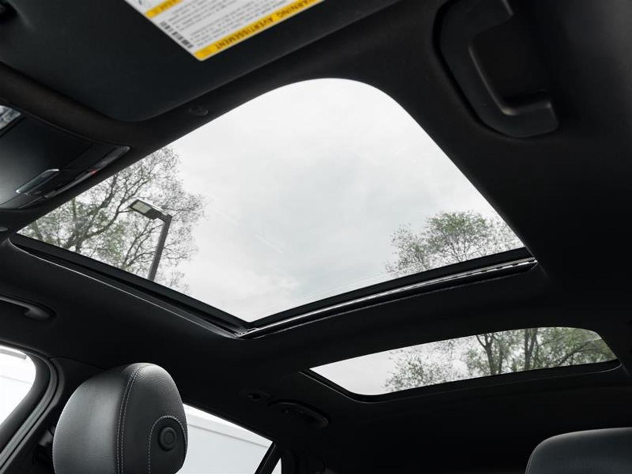 2022 Mercedes-Benz GLC300 4MATIC SUV Photo