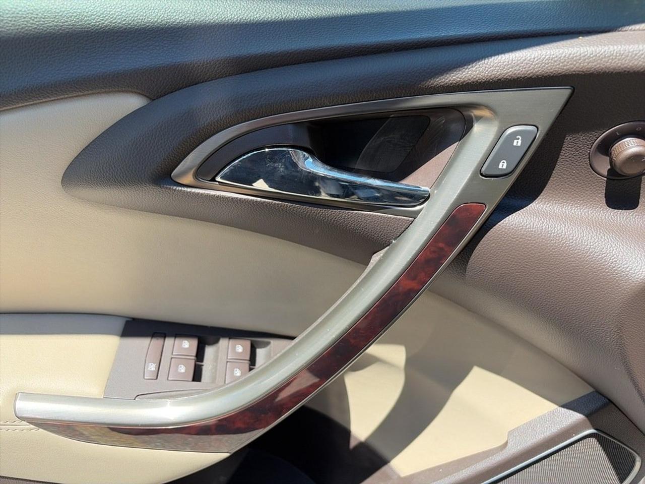 2016 Buick Verano Leather Photo