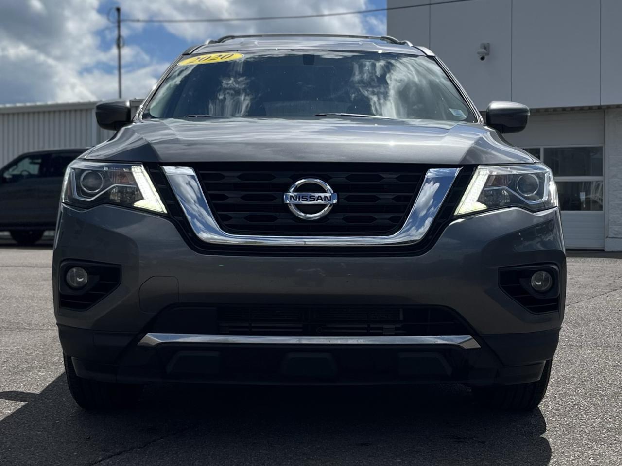 2020 Nissan Pathfinder SV AWD Photo1