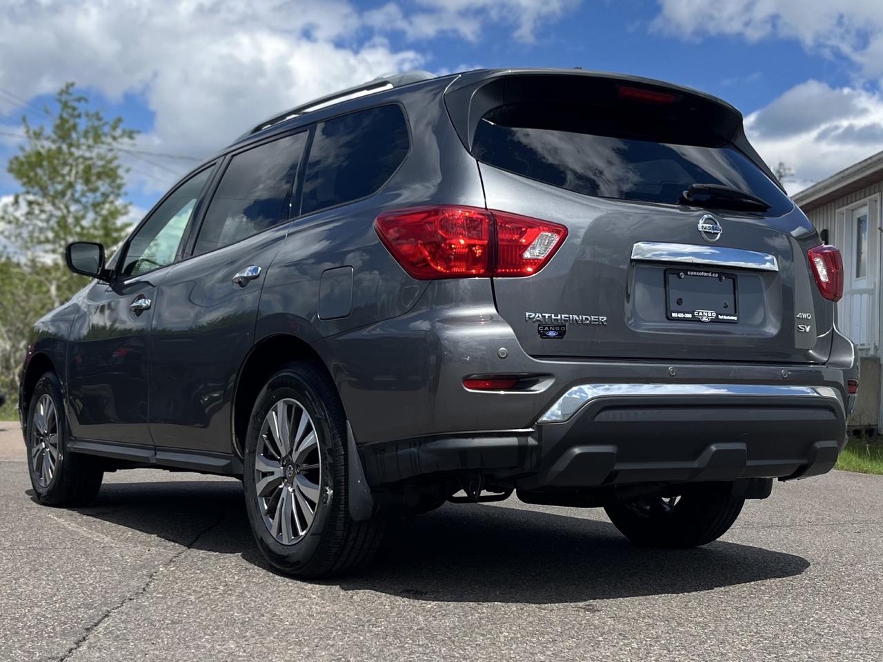 2020 Nissan Pathfinder SV AWD Photo4