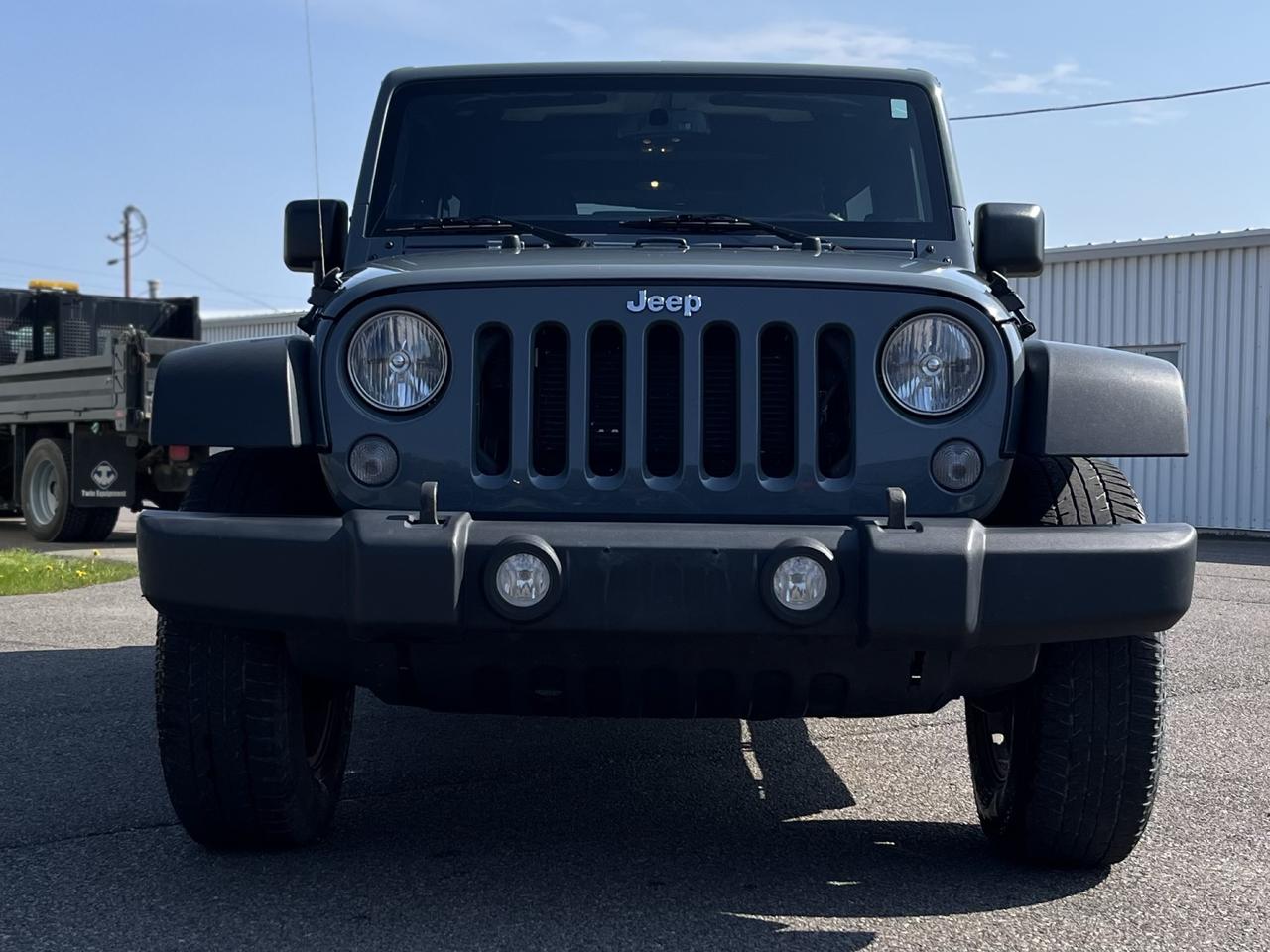 2015 Jeep Wrangler UNLIMITED SPORT Photo1