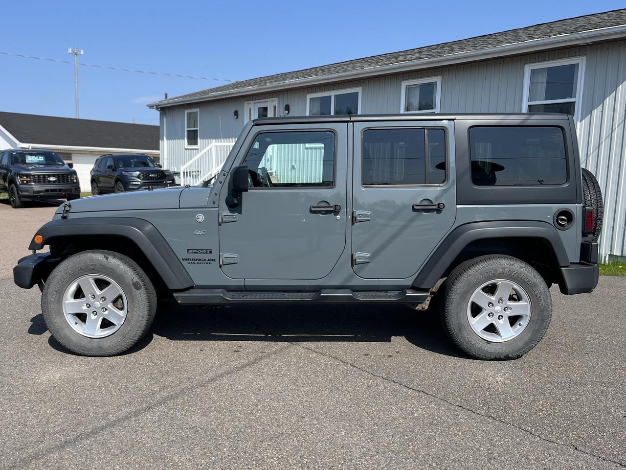 2015 Jeep Wrangler UNLIMITED SPORT Photo3