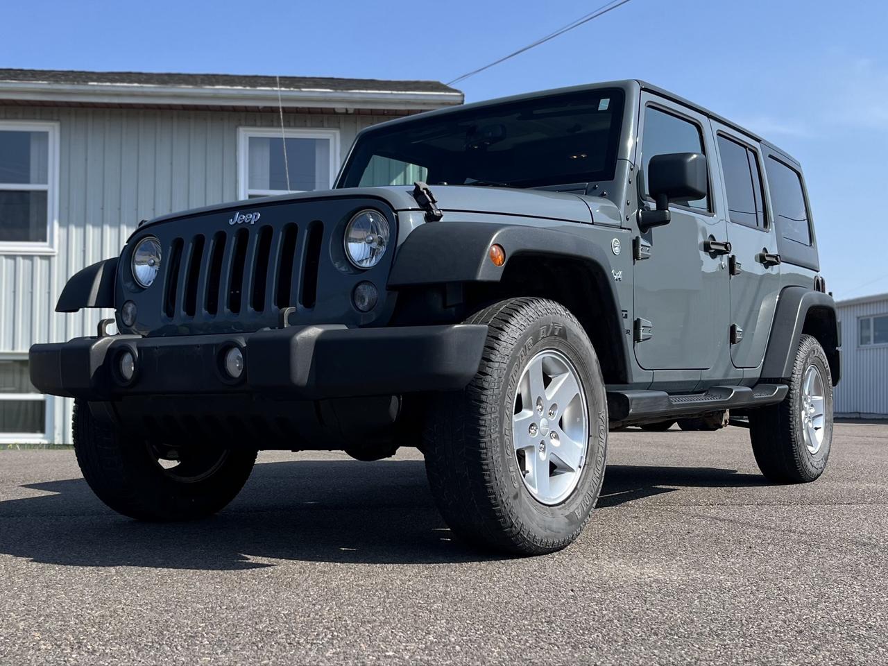 2015 Jeep Wrangler UNLIMITED SPORT Photo2