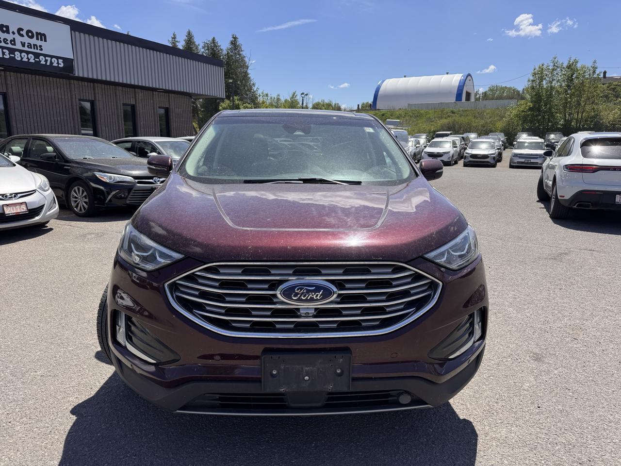 2019 Ford Edge Titanium Photo4