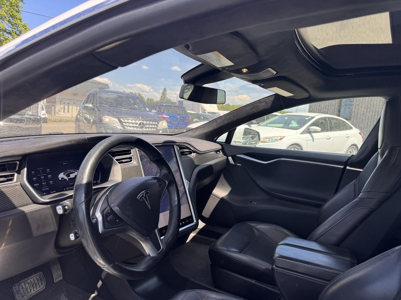 2015 Tesla Model S 85D Photo4