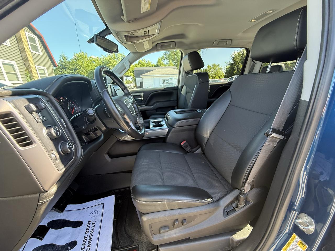 2016 GMC Sierra 1500 4WD CREW CAB 143.5" SLE Photo