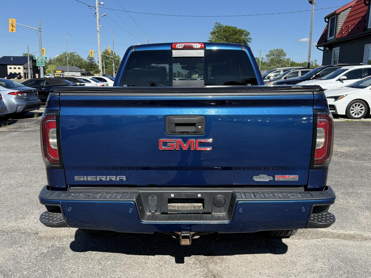 2016 GMC Sierra 1500 4WD CREW CAB 143.5" SLE Photo