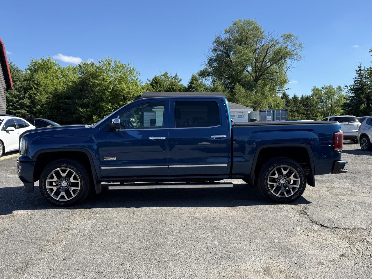2016 GMC Sierra 1500 4WD CREW CAB 143.5" SLE Photo