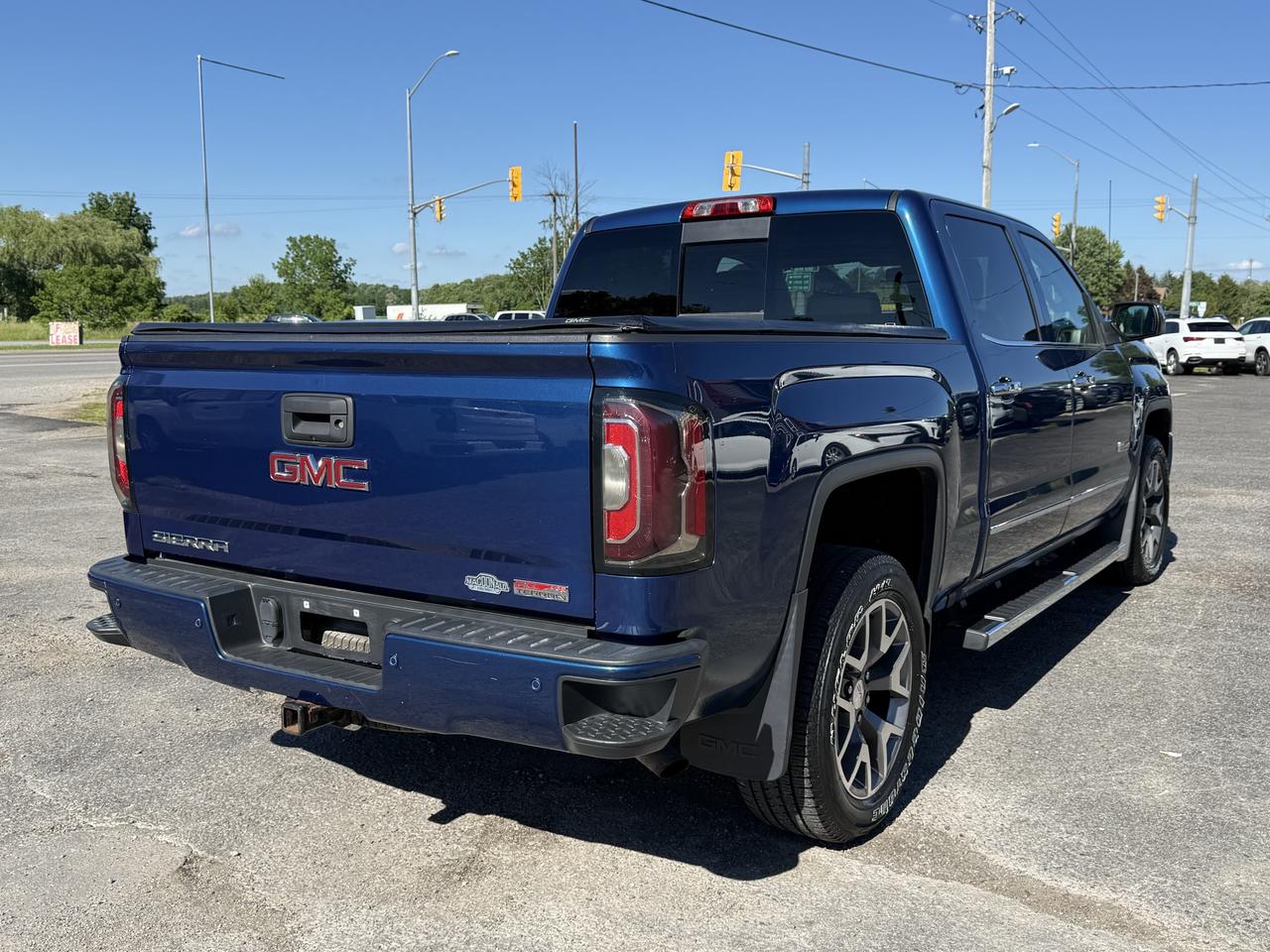 2016 GMC Sierra 1500 4WD CREW CAB 143.5" SLE Photo
