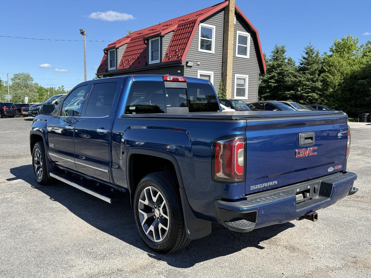 2016 GMC Sierra 1500 4WD CREW CAB 143.5" SLE Photo