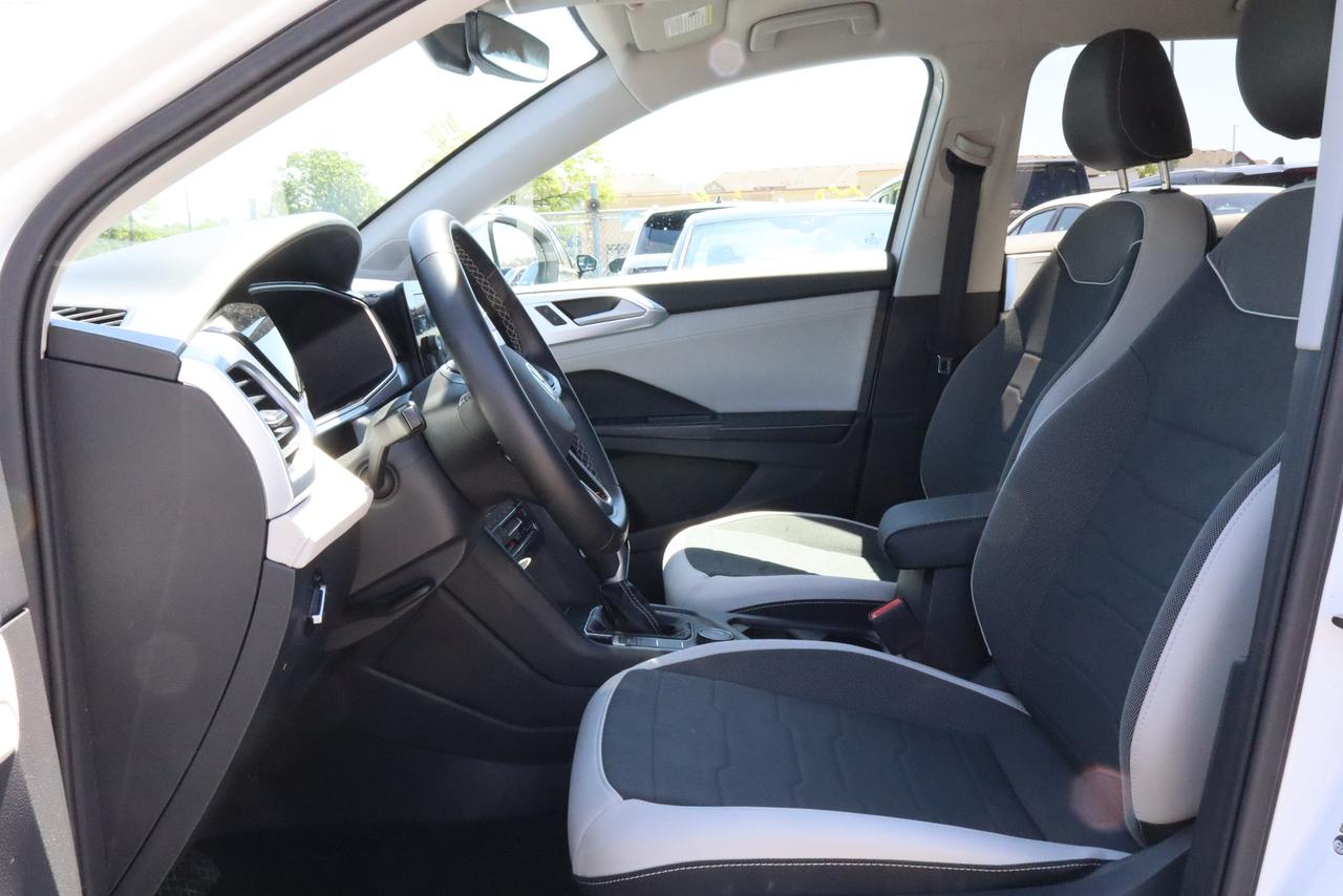 2025 Volkswagen Taos Comfortline Photo