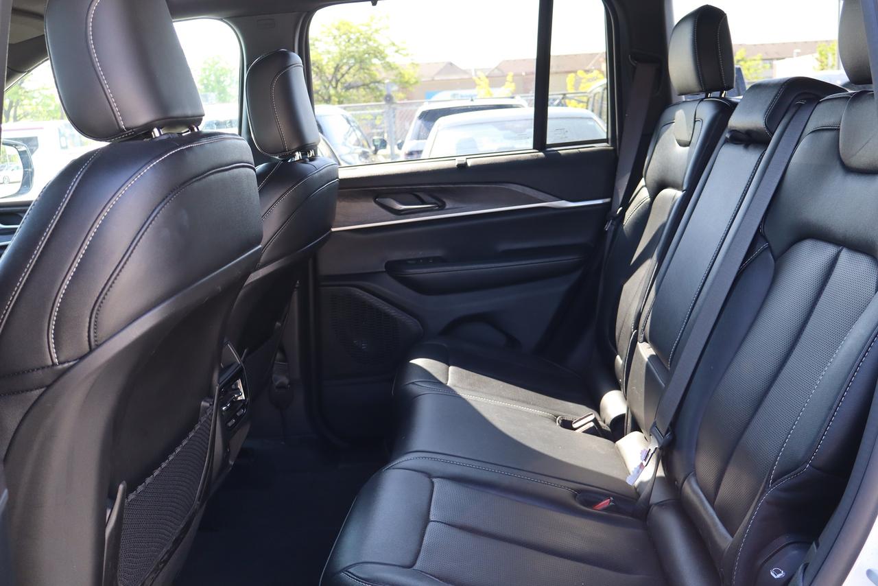 2024 Jeep Grand Cherokee LIMITED 4X4 Photo