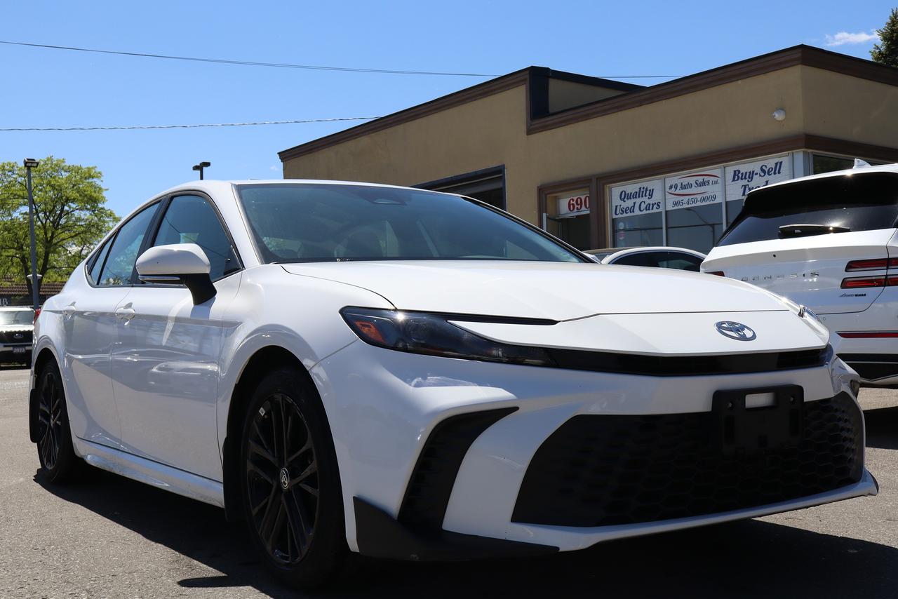 2026 Toyota Camry SE  Hybrid - Photo #1