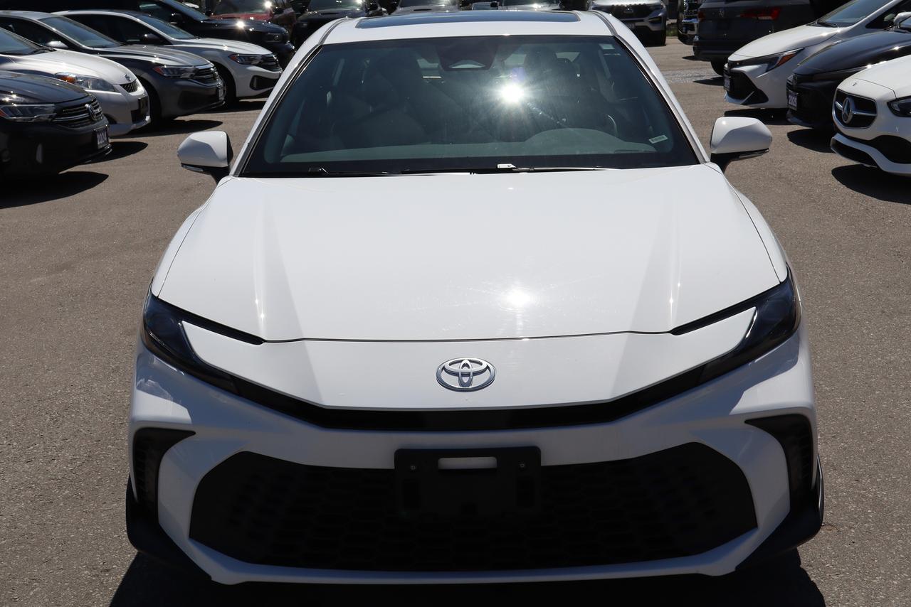 2026 Toyota Camry SE  Hybrid Photo