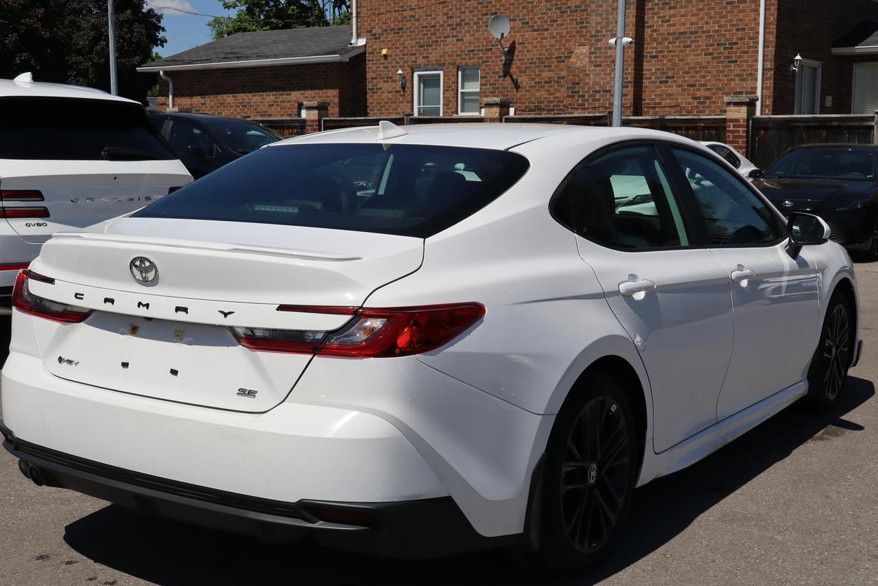 2026 Toyota Camry SE  Hybrid Photo4