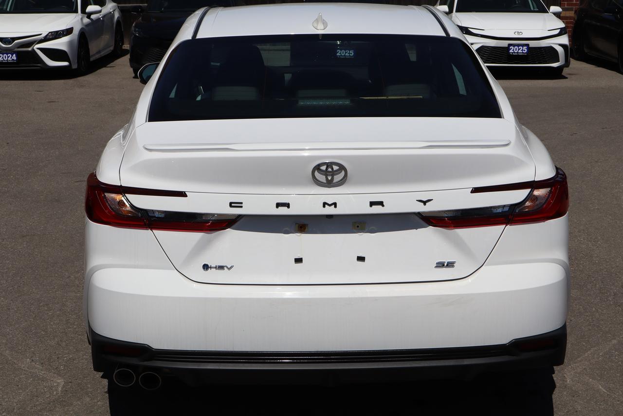 2026 Toyota Camry SE  Hybrid Photo