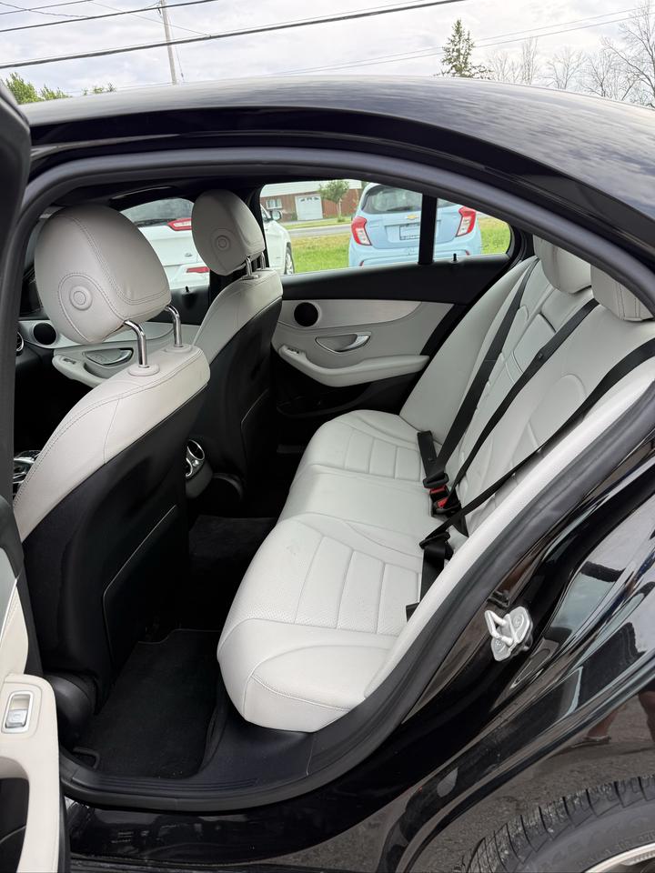 2016 Mercedes-Benz C-Class C 300 Photo