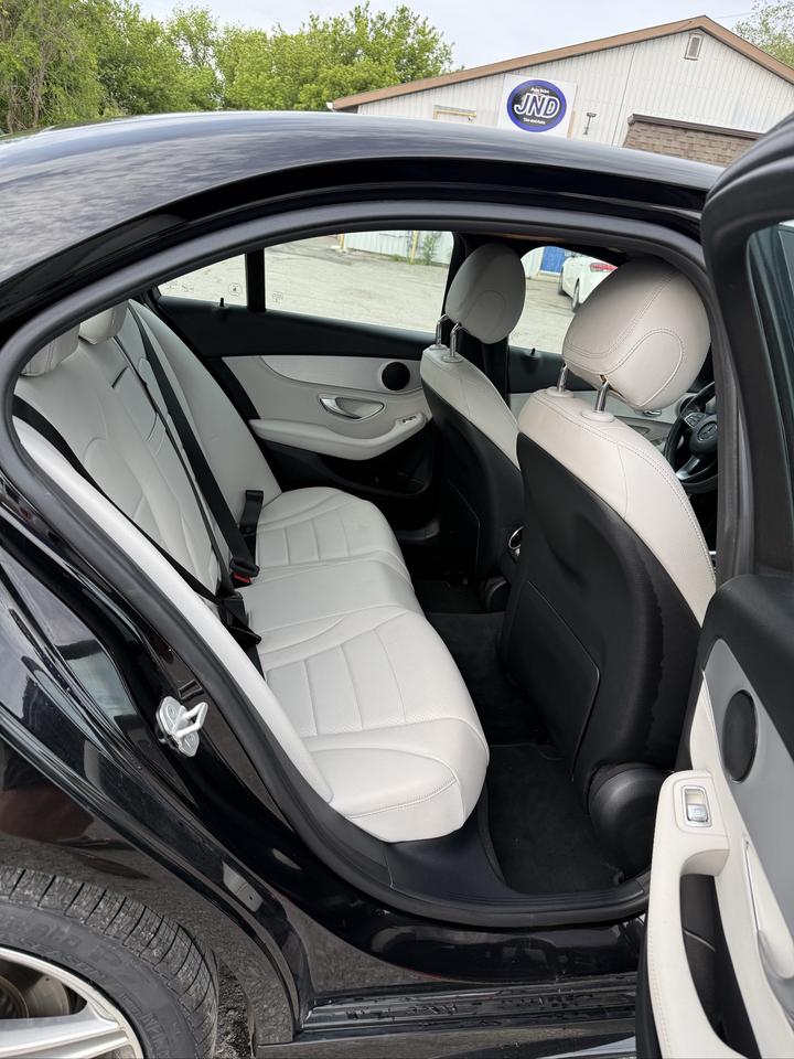 2016 Mercedes-Benz C-Class C 300 Photo