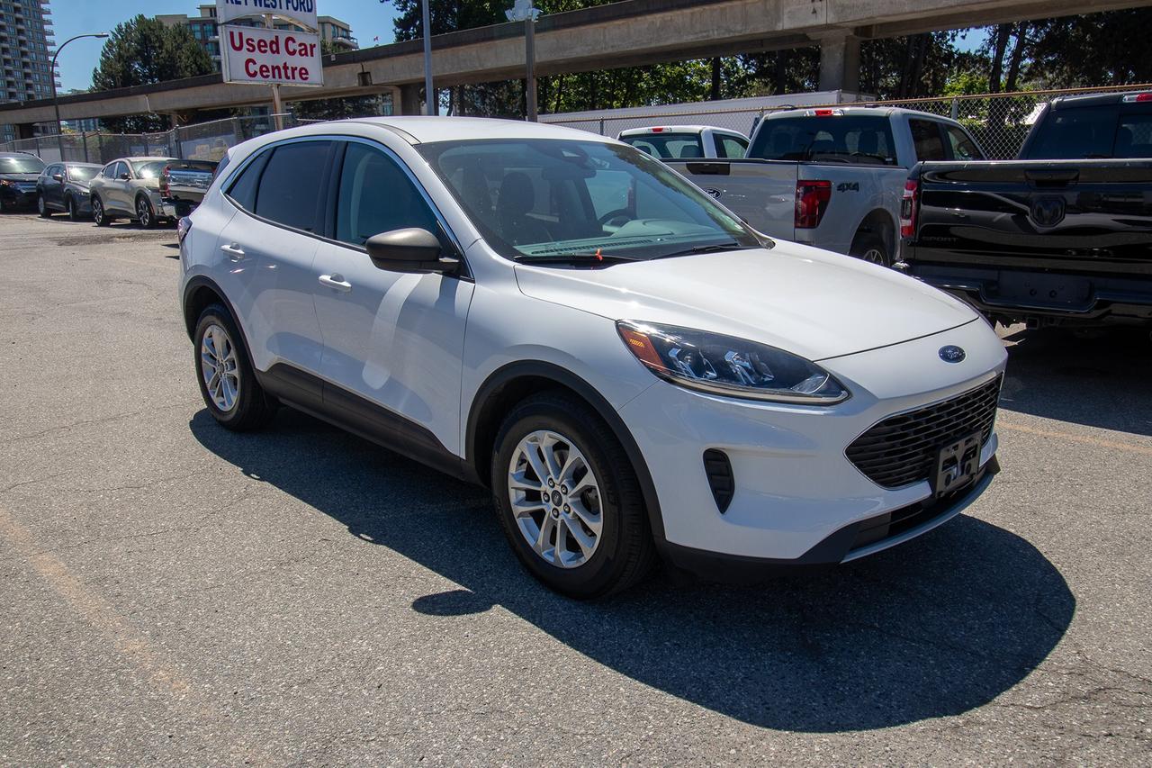 2022 Ford Escape SE Photo3
