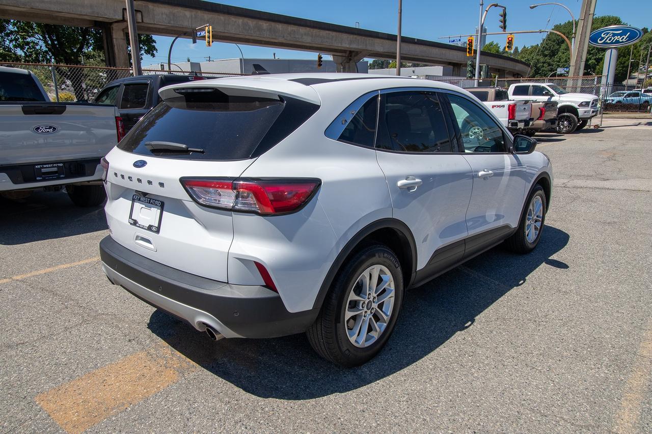 2022 Ford Escape SE Photo4