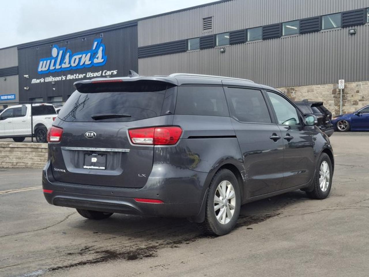 2017 Kia Sedona LX+ | Heated Seats | Push Button Start | Rear Camera | and More ! Photo