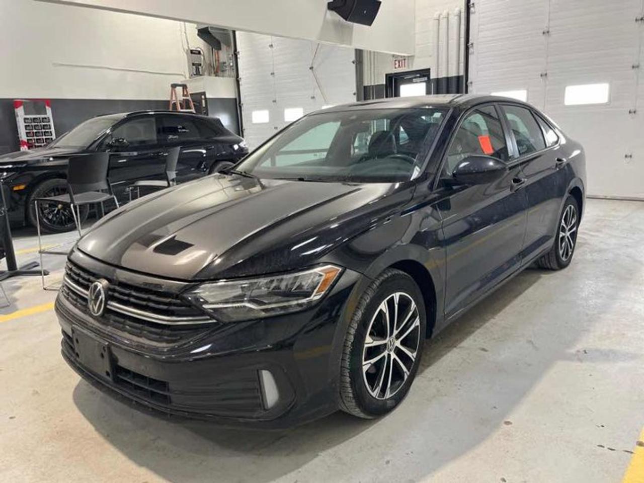 Used 2023 Volkswagen Jetta Comfortline | Sport | Leather | Sunroof | Adaptive Cruise | Heated Wheel + Seats | CarPlay & More ! for sale in Guelph, ON
