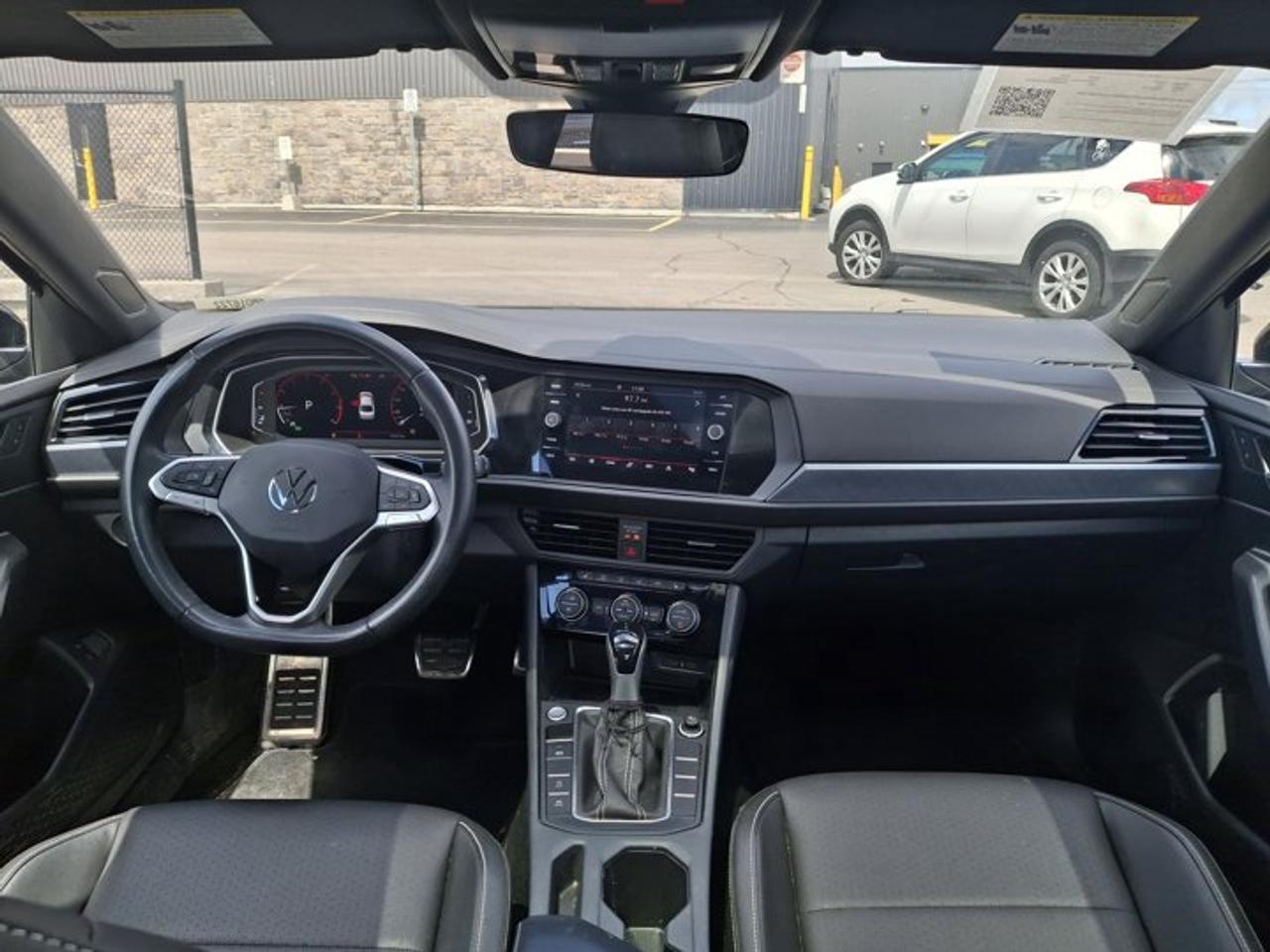 2023 Volkswagen Jetta Comfortline | Sport | Leather | Sunroof | Adaptive Cruise | Heated Wheel + Seats | CarPlay & More ! Photo