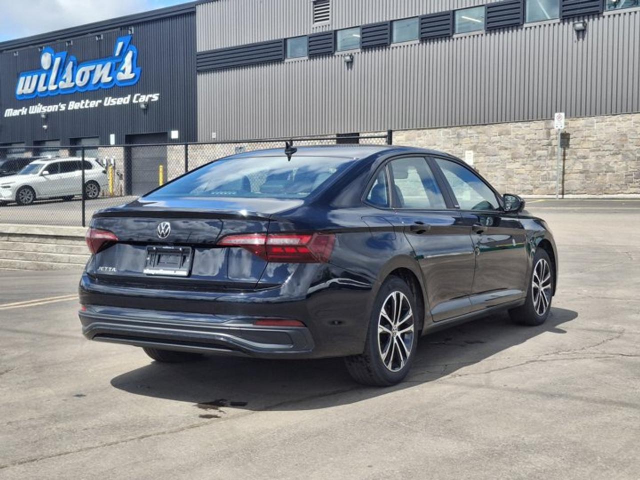 2023 Volkswagen Jetta Comfortline | Sport | Leather | Sunroof | Adaptive Cruise | Heated Wheel + Seats | CarPlay & More ! Photo