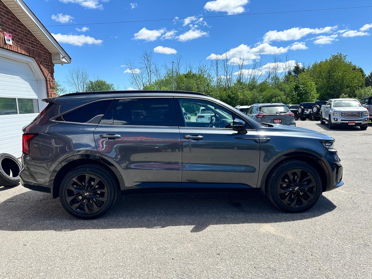 2021 Kia Sorento SX AWD HTD/CLD-LTHR PanoRoof NAV 6-Pass A/C Alloys Photo