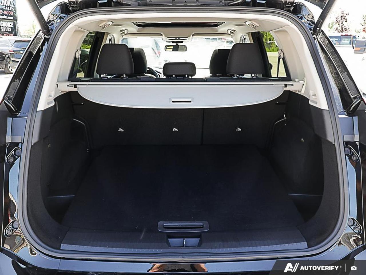 2024 Nissan Rogue SV Moonroof,AWD,REMOTE START,PWR T/GATE,H/SEATS Photo